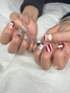 クリスマス　冬ネイル　左右非対称