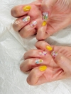 お花ネイル　春ネイル　イエロー